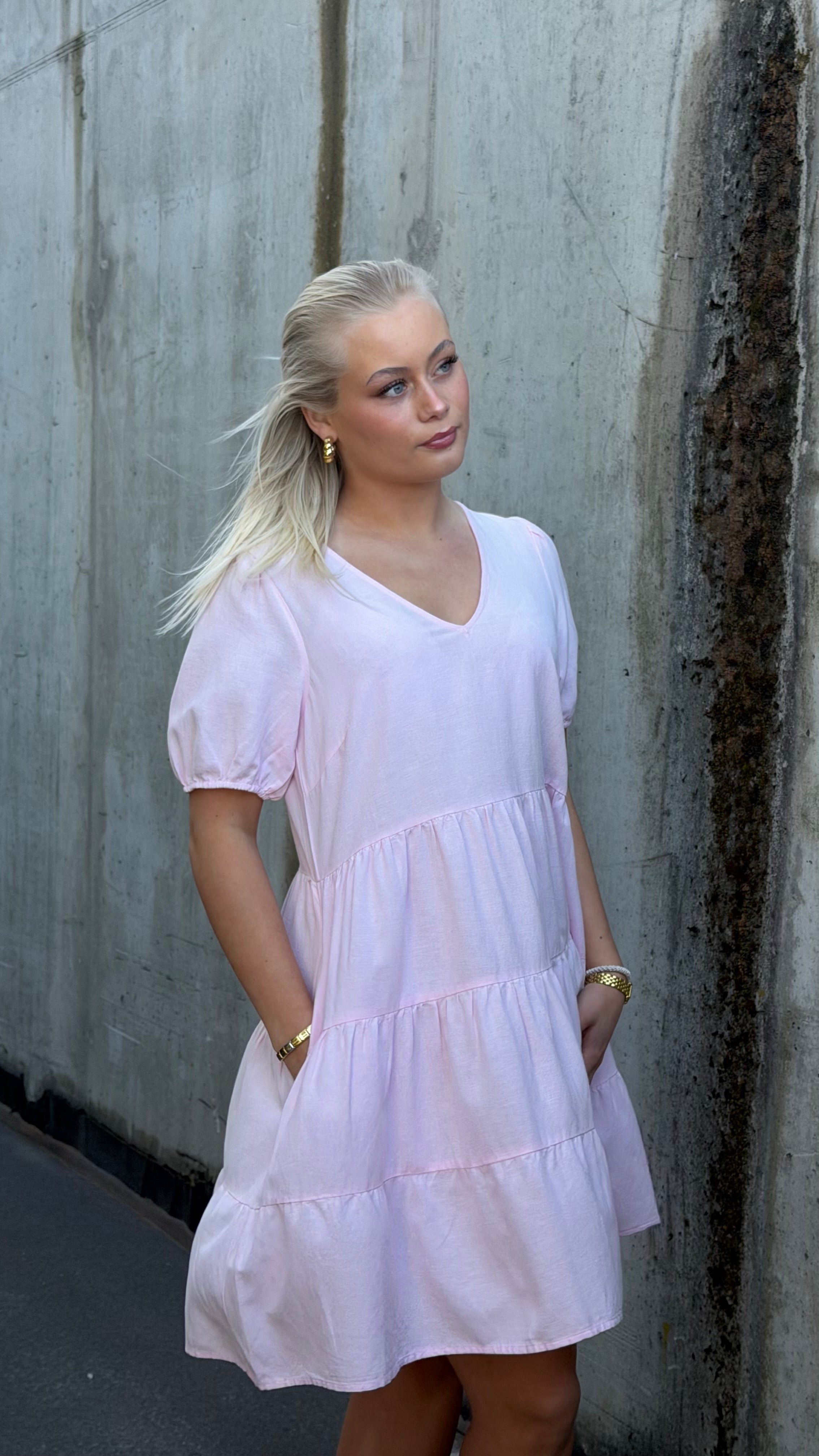 VIPRISILLA Short Dress - Cherry Blossom